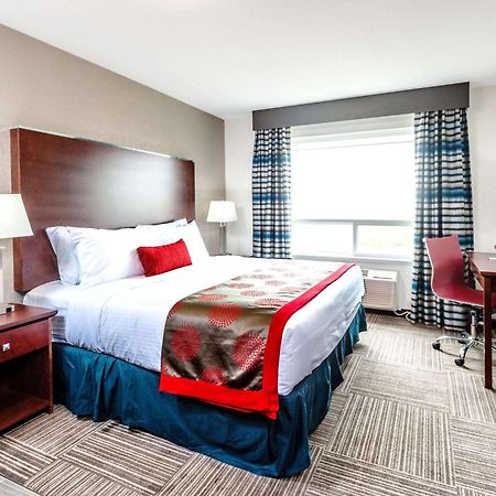 Hotel Ramada By Wyndham Moose Jaw Esterno foto