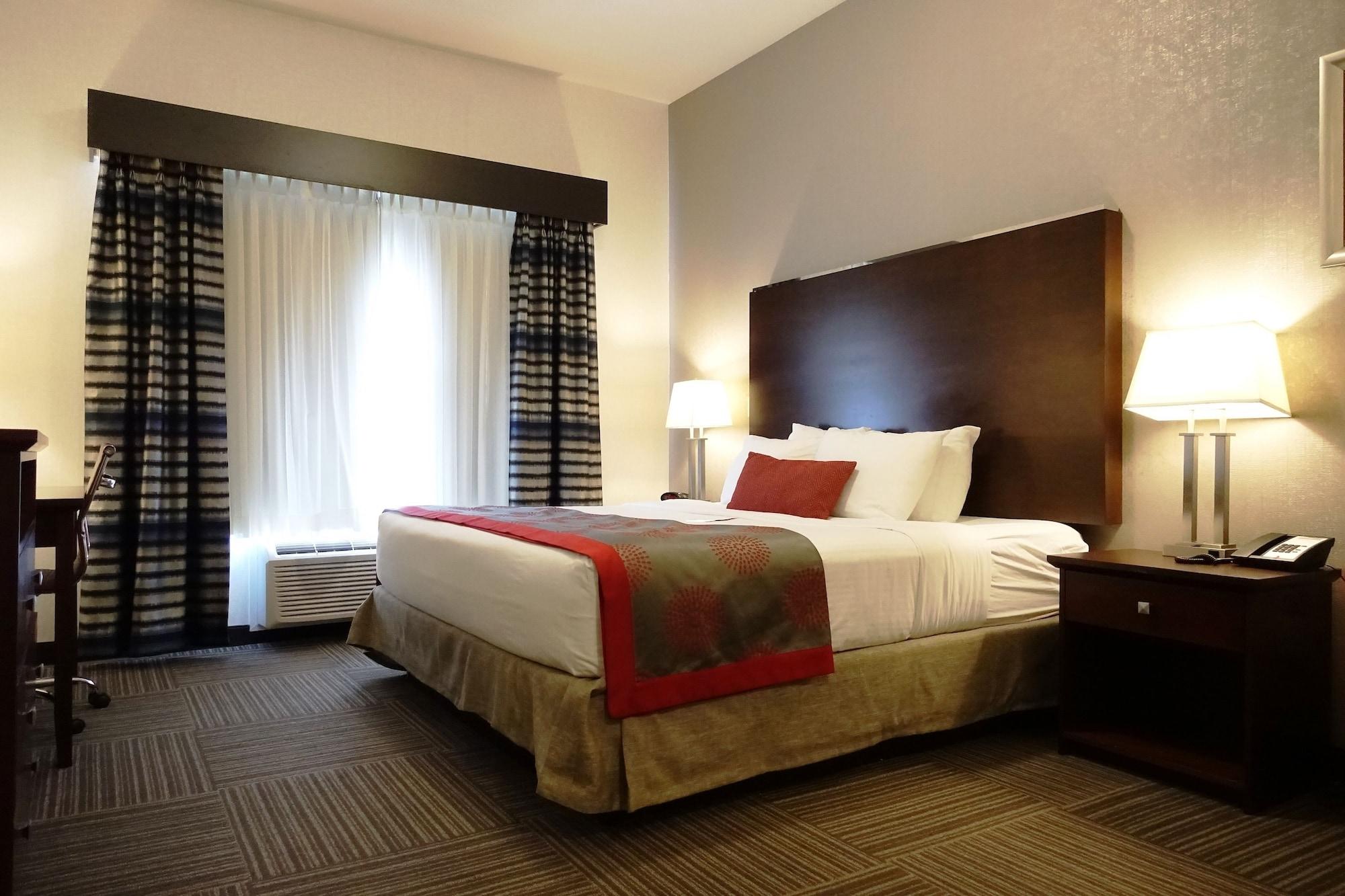 Hotel Ramada By Wyndham Moose Jaw Esterno foto